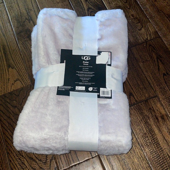 UGG Bedding Nwt Ugg Polar Throw Lilac Frost 5x70 In Poshmark